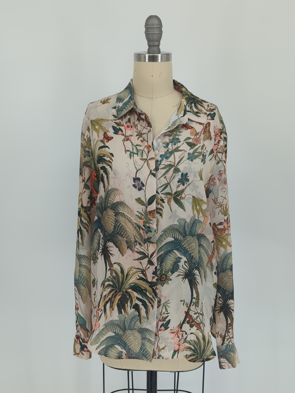 01218 H&M Floral Button Down Shirt Green size 4 bohemian tropical preppy work